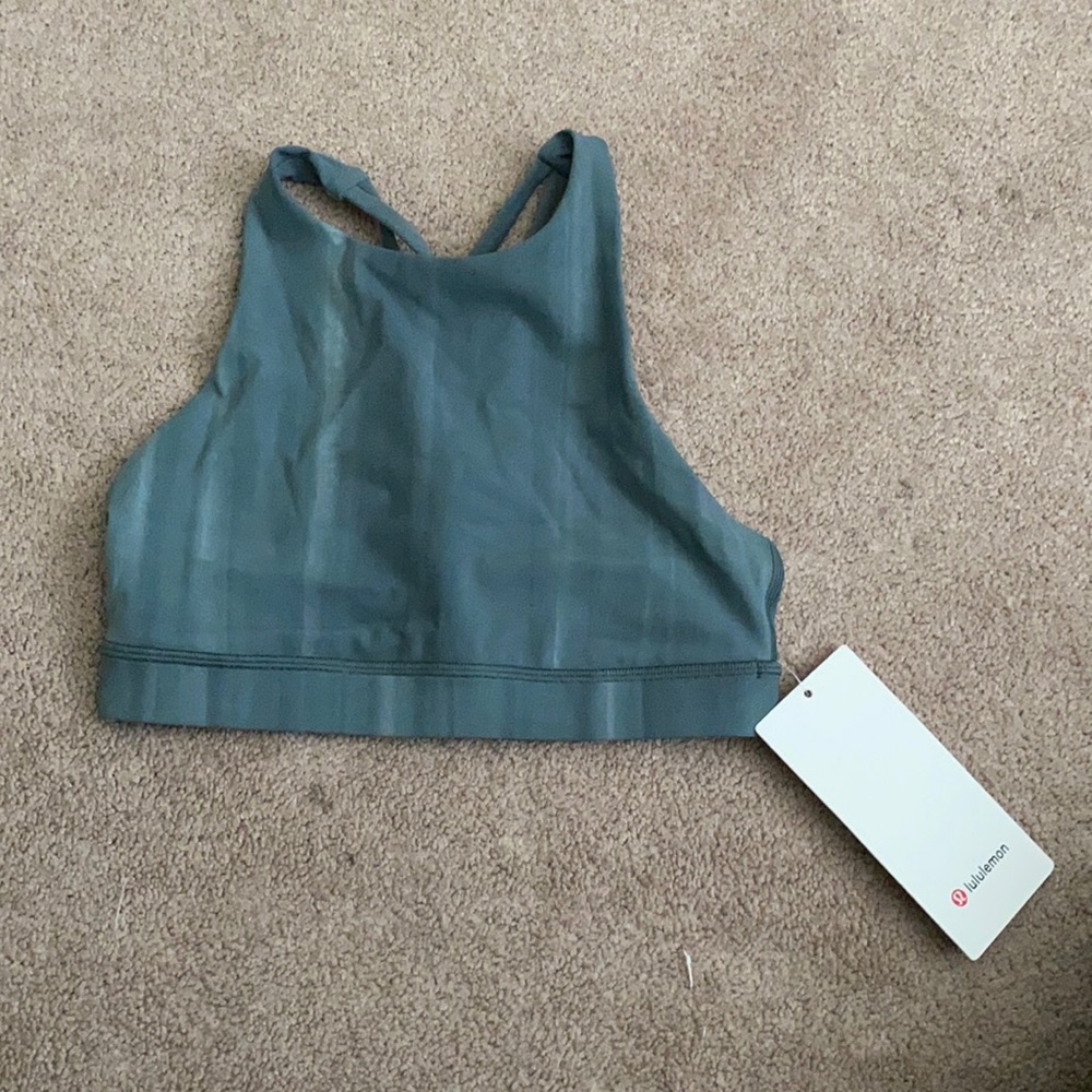 NWT LULULEMON SPORTSBRA SIZE 4